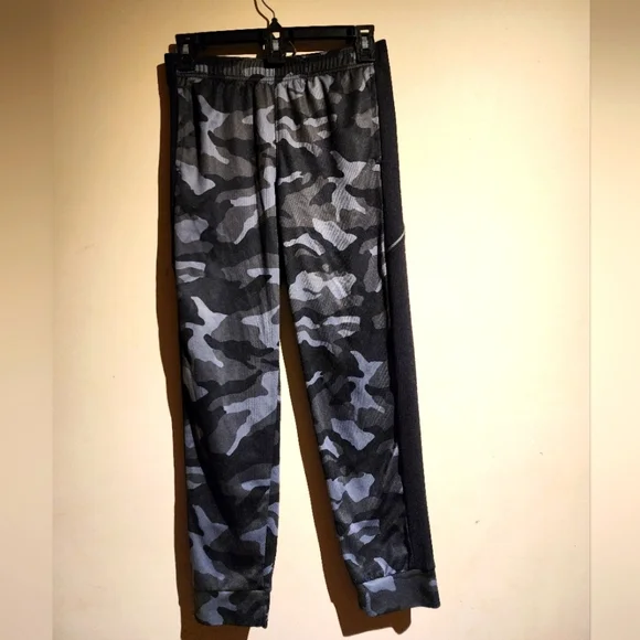 NWOT Boys Camouflage Sweat pants - Picture 1 of 7